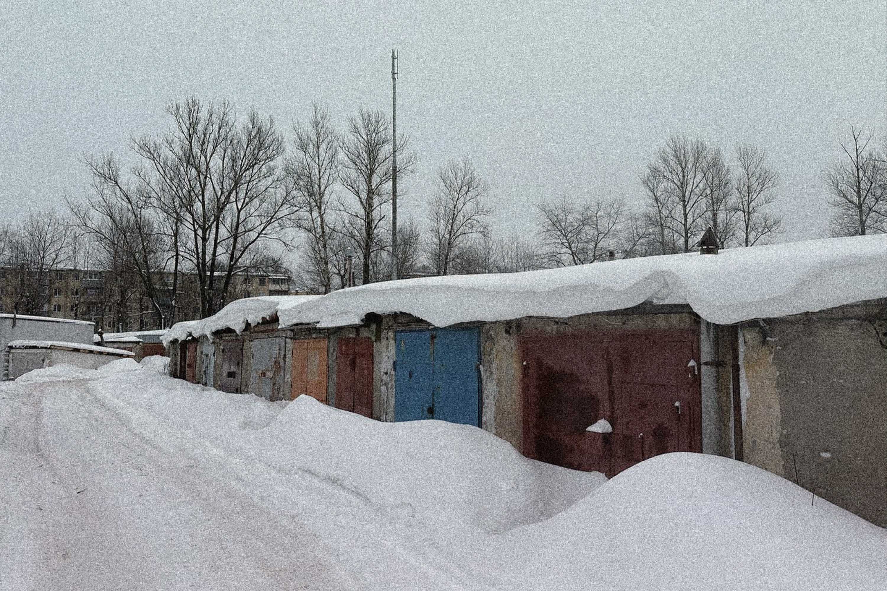 Гаражи, драка с «Разъездом»  — точка маршрута «Места съёмок «Слова пацана»»