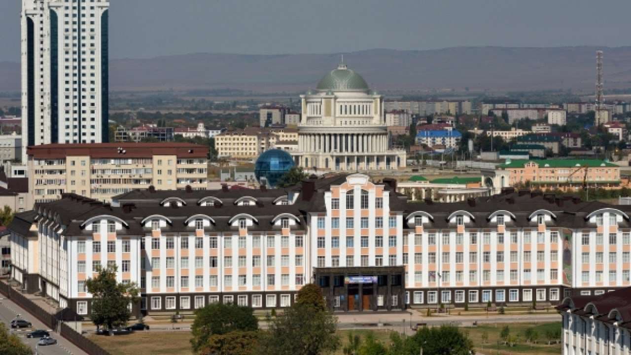 Чеченский государственный университет — точка маршрута «Прогулка по Грозному»