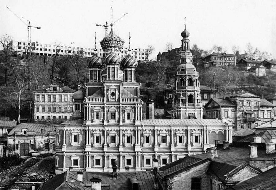 Рождественская церковь — точка маршрута «В погоне за закатом»