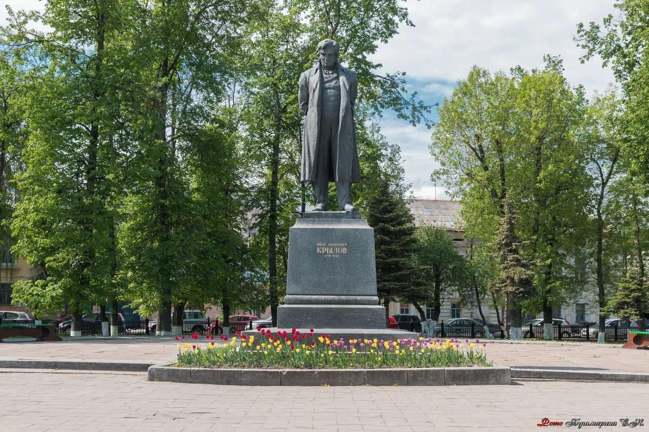 Памятник И.А. Крылову — точка маршрута «Литературные страницы Твери»