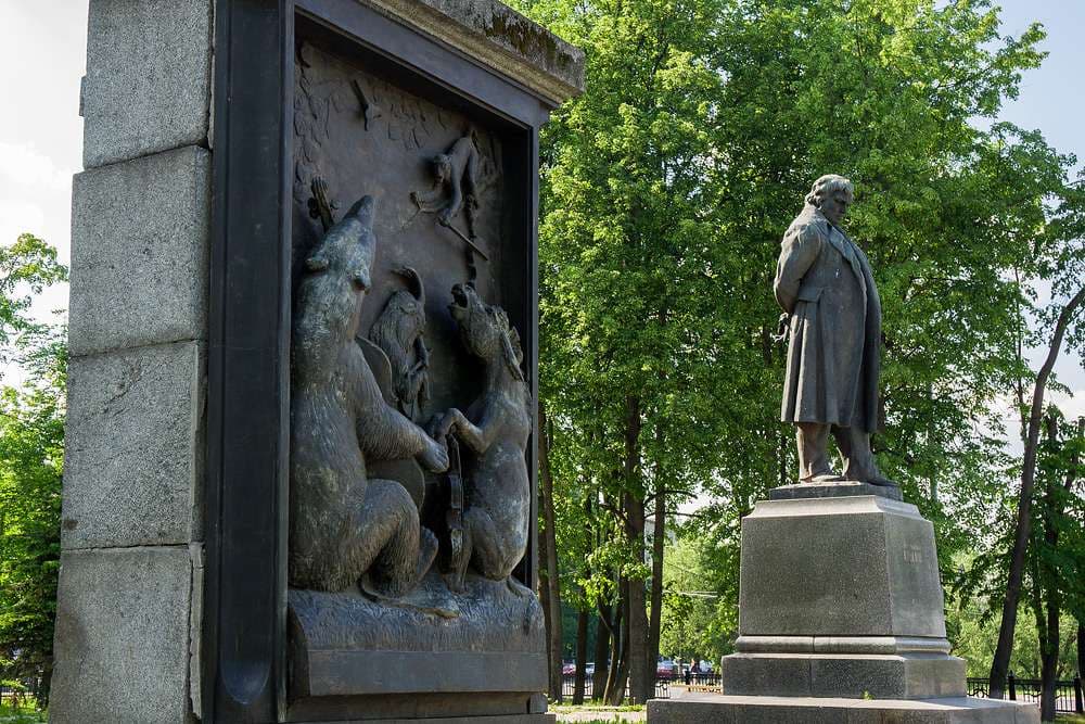 Памятник И.А. Крылову — точка маршрута «Литературные страницы Твери»
