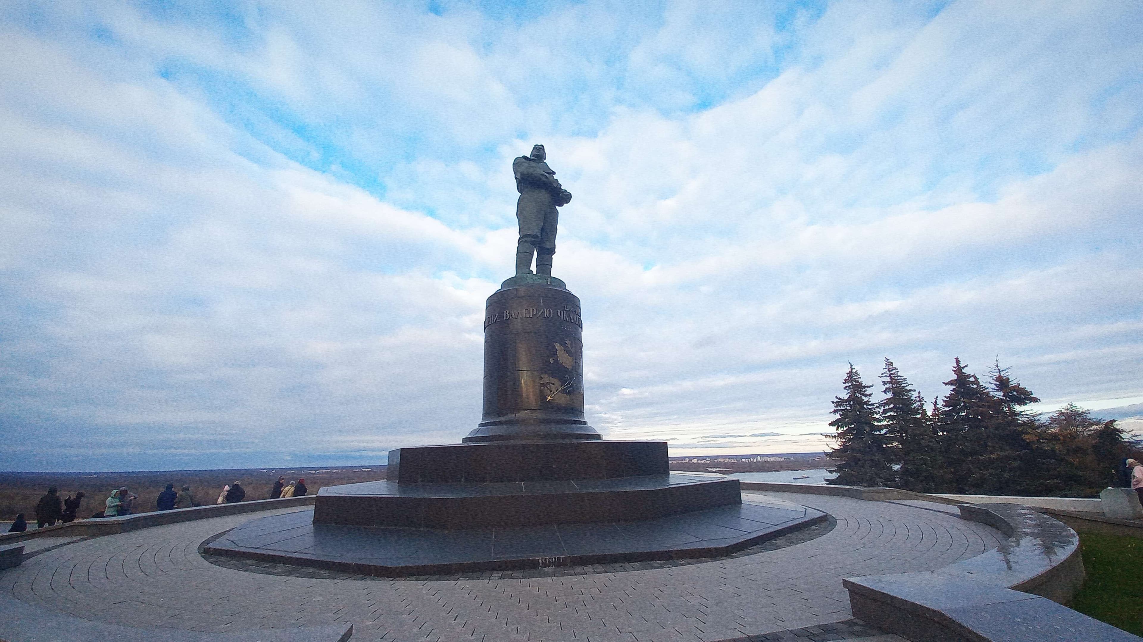 Памятник Чкалову — точка маршрута «Волжские откосы»