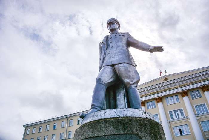 Памятник Г. К. Жукову — точка маршрута «Военные страницы Твери»