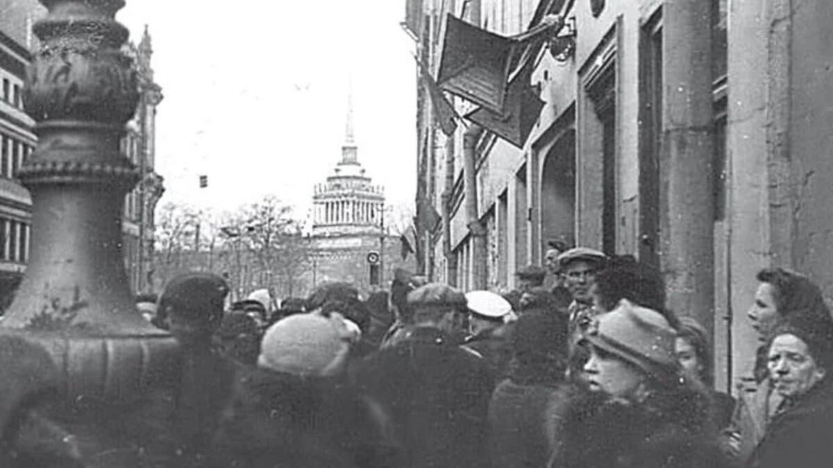 Памятник ленинградскому громкоговорителю — точка маршрута «Маршрут «Фантомные памятники блокады»»