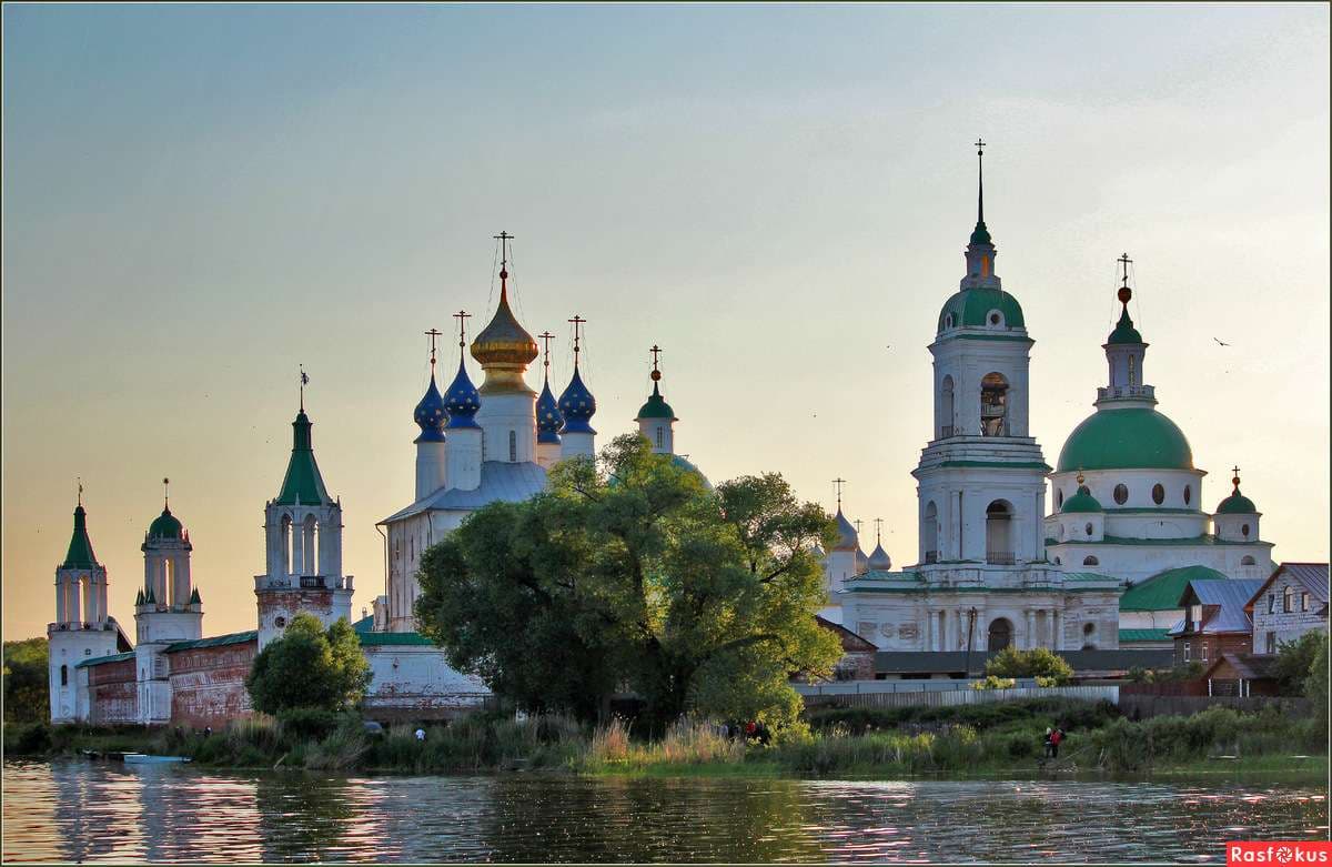 Спасо-Яковлевский Димитриев монастырь — точка маршрута «Ростов Великий: по центру города»