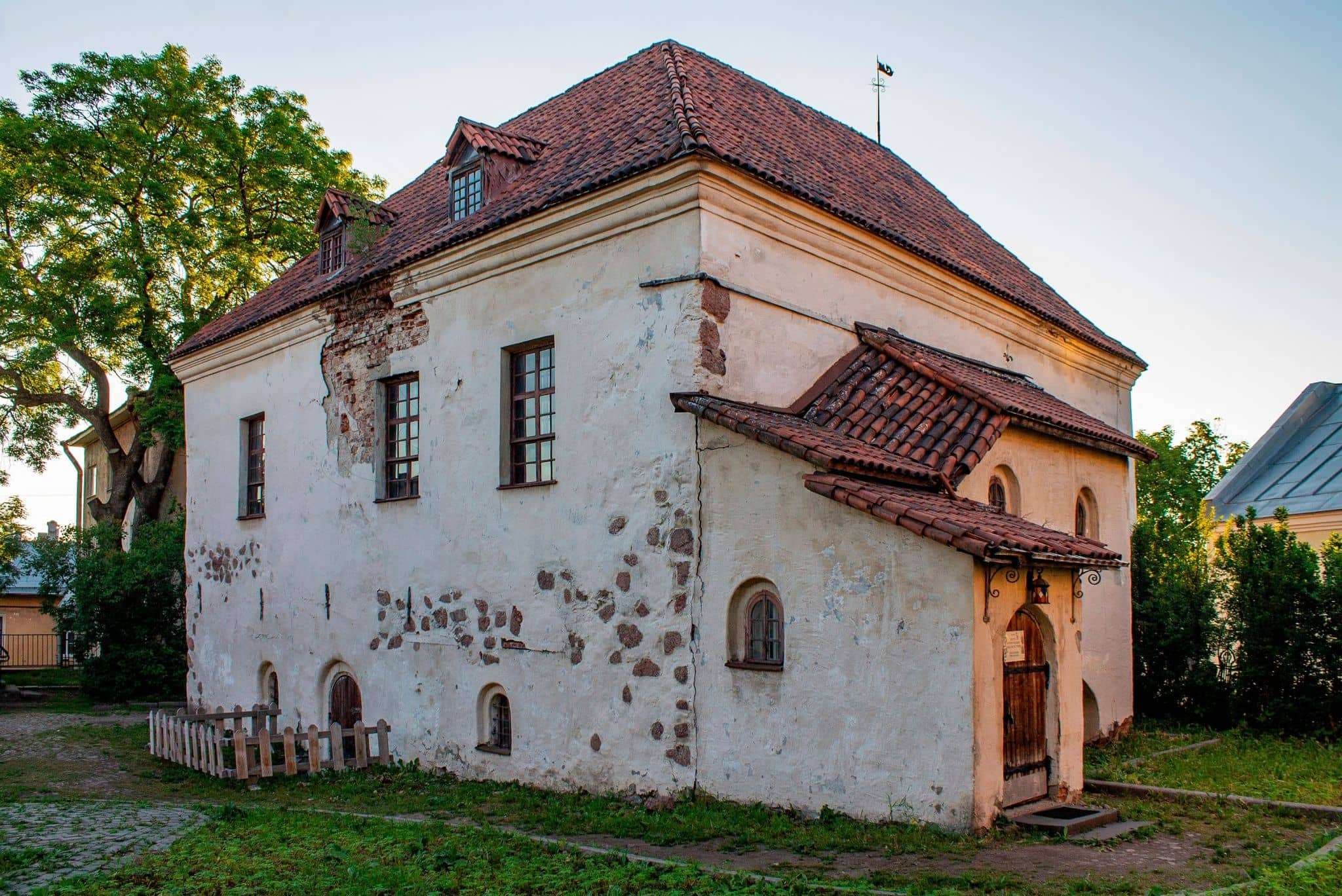 Костёл Святого Гиацинта (Рыцарский дом) — точка маршрута «Архитектурные контрасты Выборга»