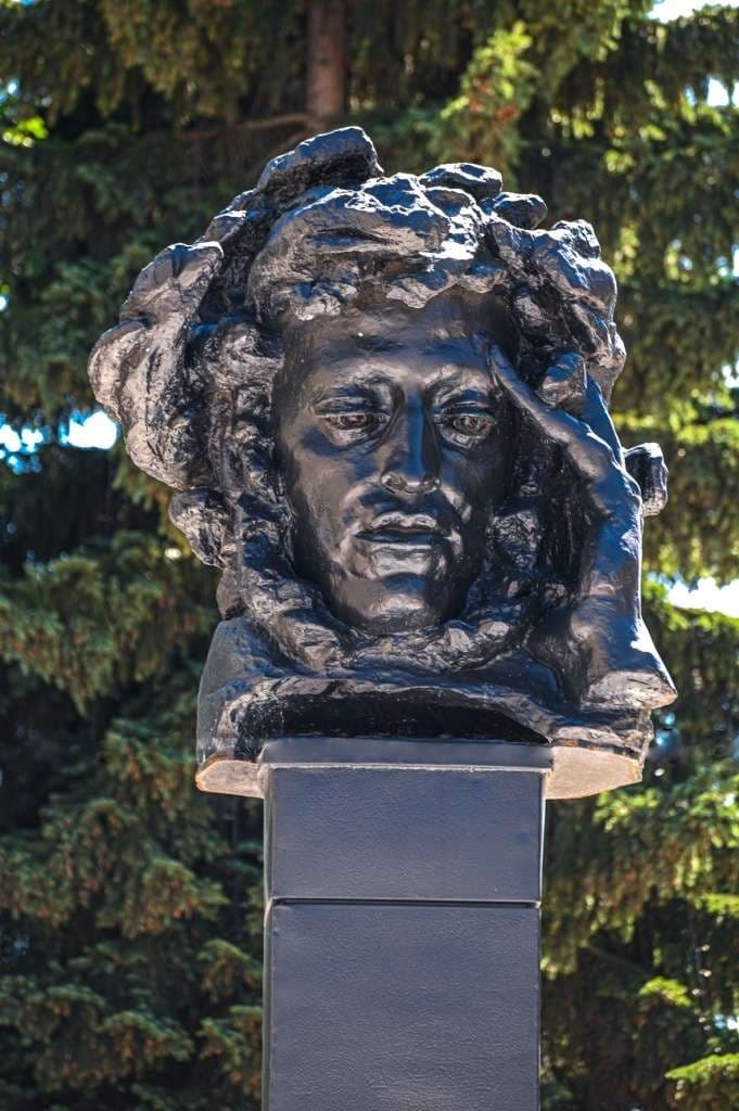 Бюст-памятник А.С. Пушкину — точка маршрута «Литературные страницы Твери»