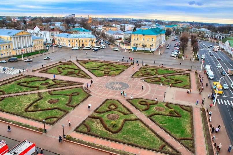 Сусанинская площадь — точка маршрута «Годуновы, Романовы и Сусанин»