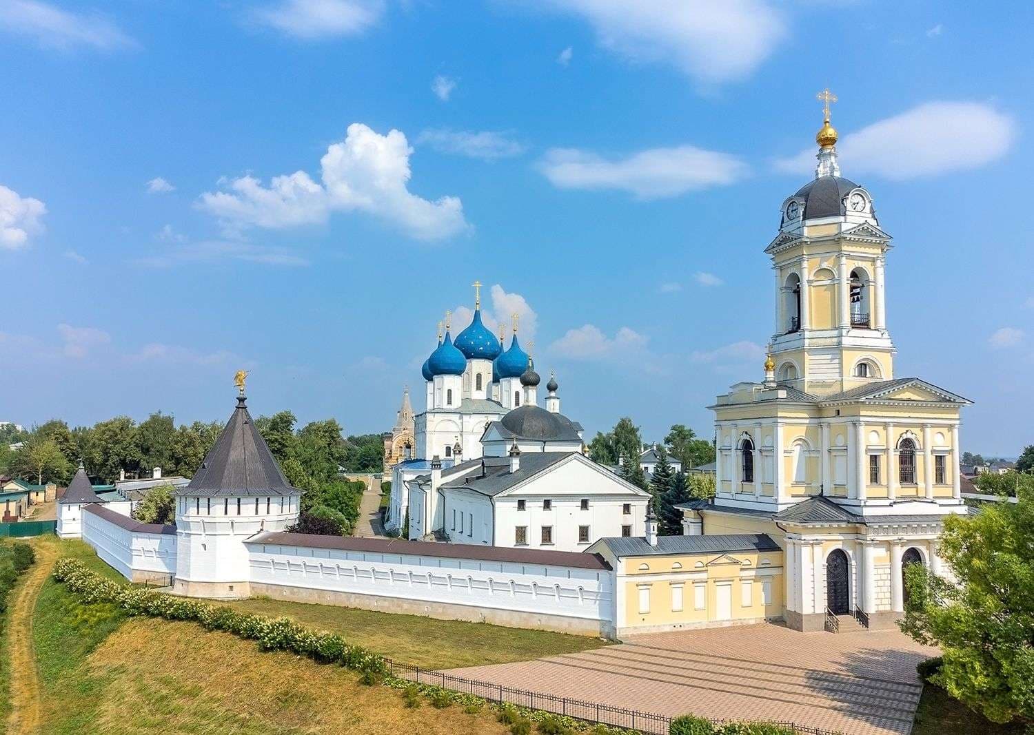 Высоцкий Зачатьевский мужской монастырь — точка маршрута «Прогулка по Серпухову»